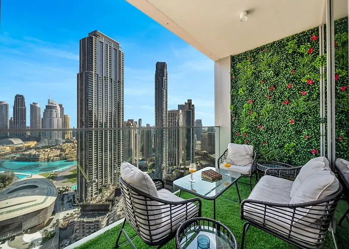 Burj Khalifa Bliss I 4 Bedroom Apartments I Burj Khalifa & Fountain Views I Free Gym, Pool, Parking, Wi-Fi And Ps5 I By Skyline Serenity