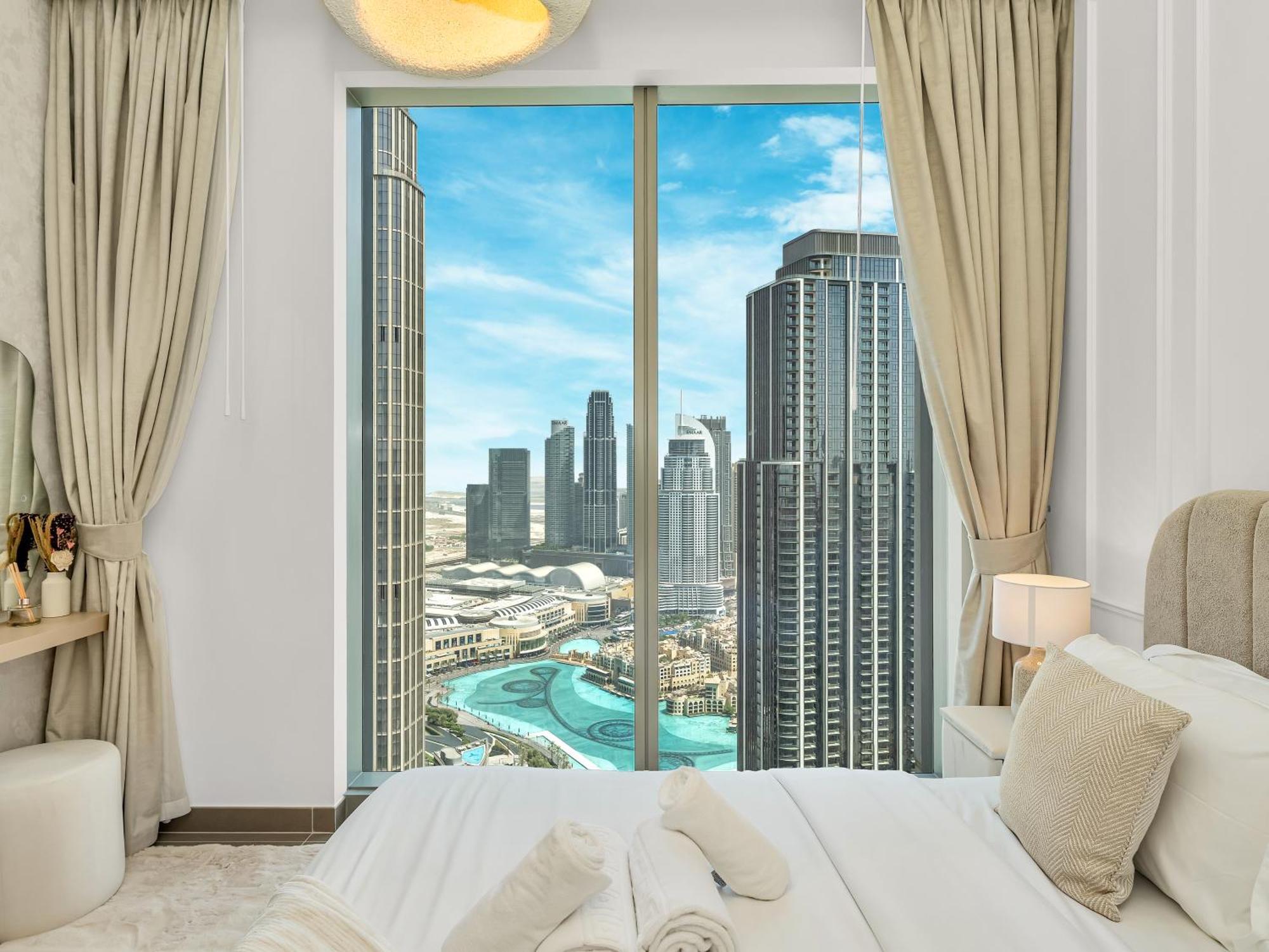 Apartment Burj Khalifa Bliss I 4 Bedroom I Burj Khalifa & Fountain Views I Free Gym, Pool, Parking, Wi-fi And Ps5 I By Skyline Serenity *