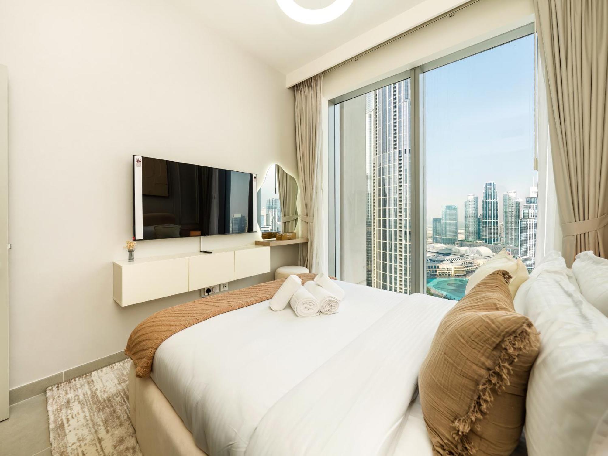 Burj Khalifa Bliss I 4 Bedroom I Burj Khalifa & Fountain Views I Free Gym, Pool, Parking, Wi-fi And Ps5 I By Skyline Serenity Apartment